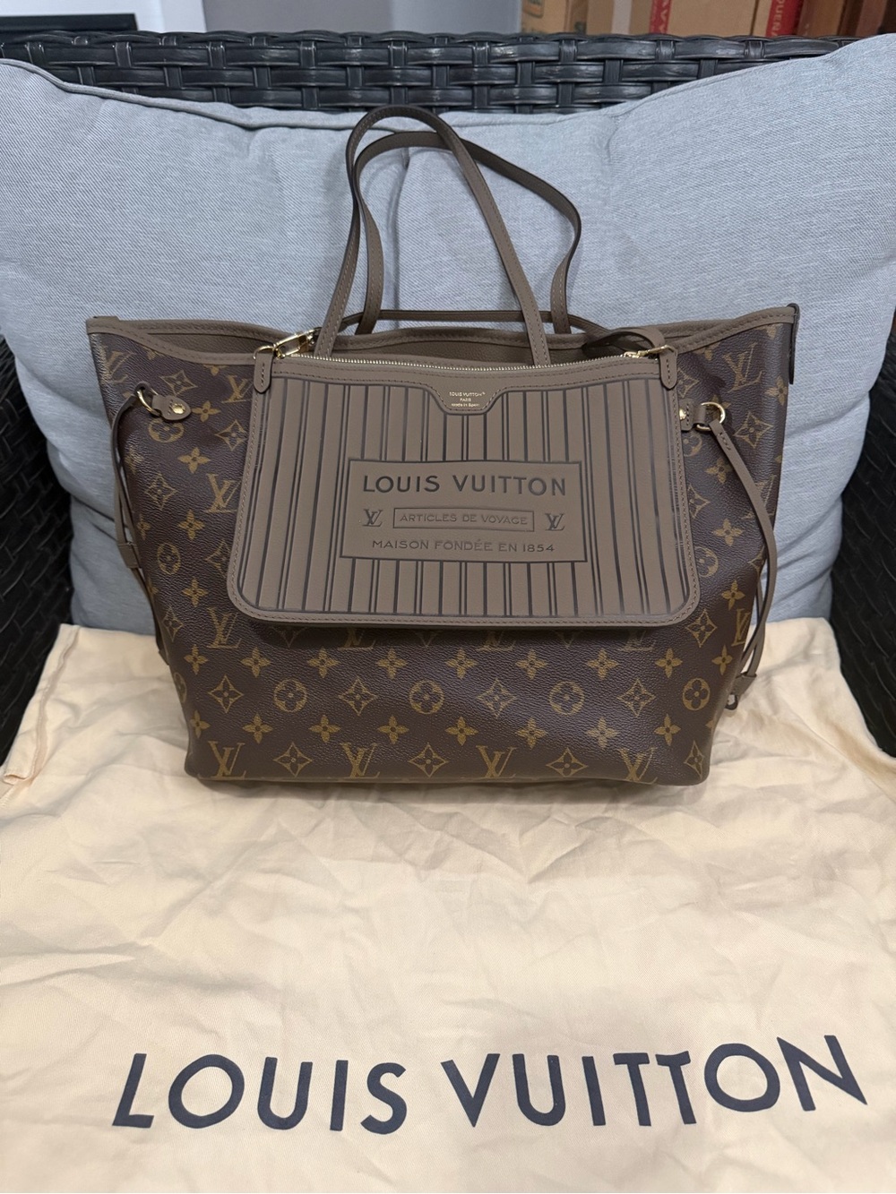 ❌❌❌SOLD❌❌❌Louis Vuitton Monogram Canvas Brown Tote with Taupe Trim Reversible